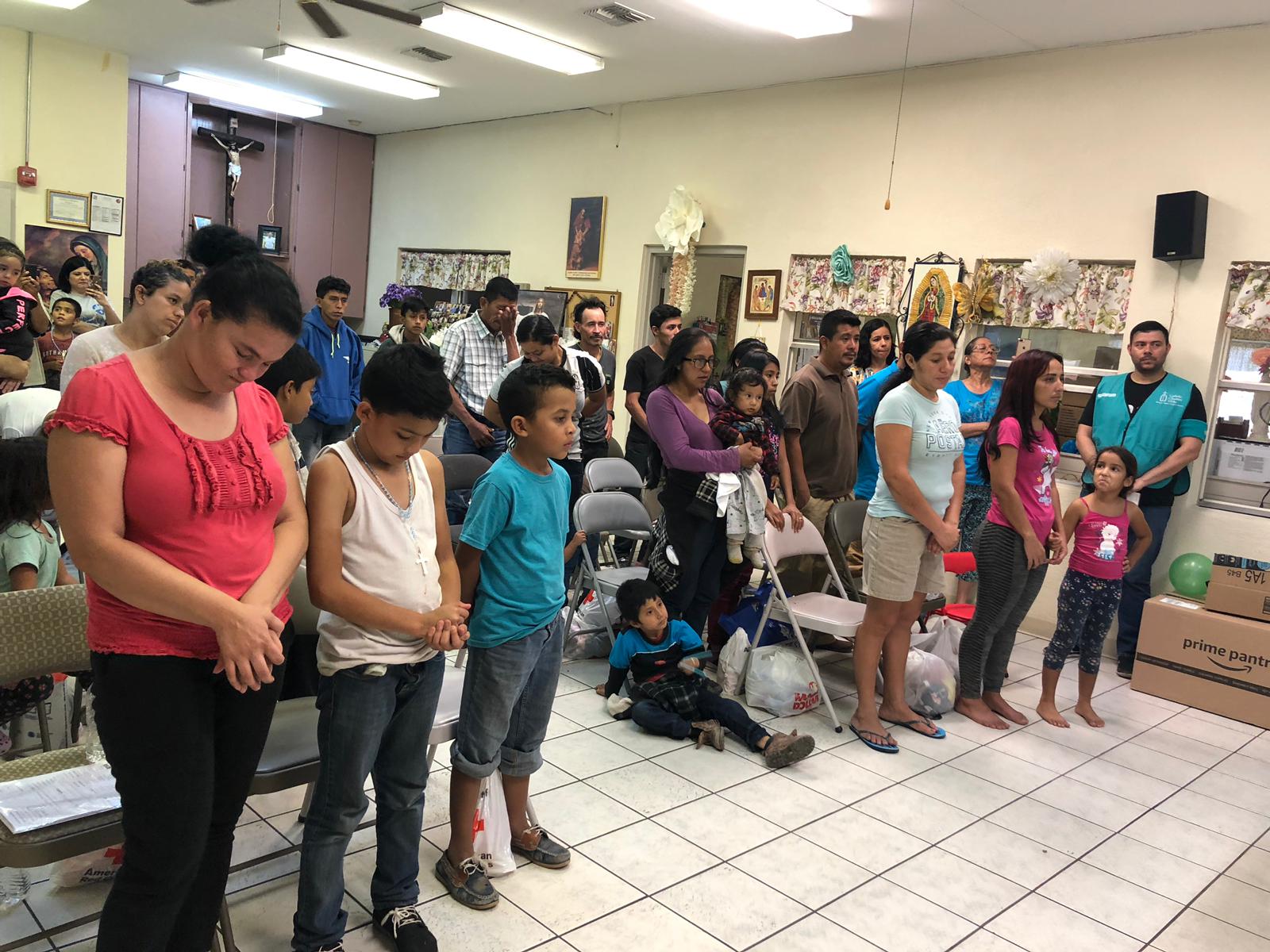 Seeing Gods Hand At The Border Kentucky Group Helps Catholic